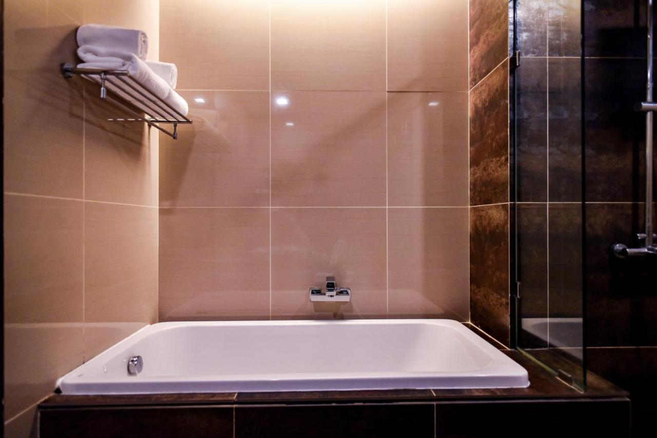 Q Suites 46 Bangkok Exterior photo